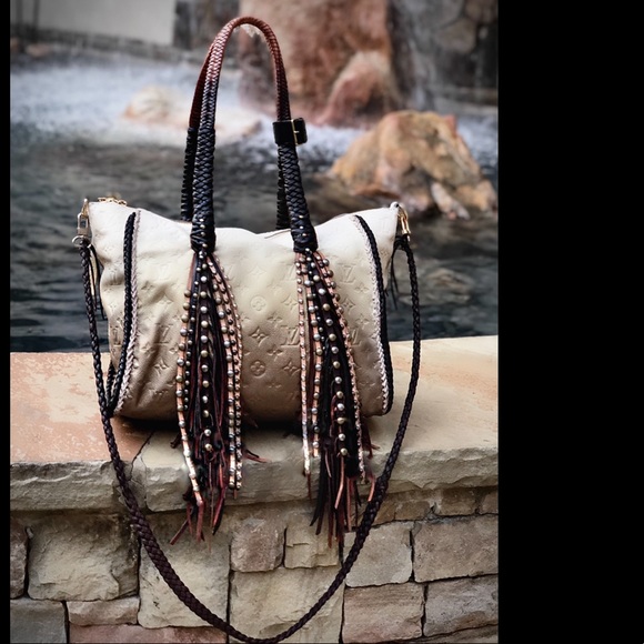 Auth Louis Vuitton Lumineuse Empriente Custom Ombre Braided Fringe Tote - Picture 3 of 13